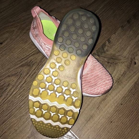 SALE‼️ Nike Air Zoom Fearless Flyknit Lux 👟👟👟 - Picture 4 of 7